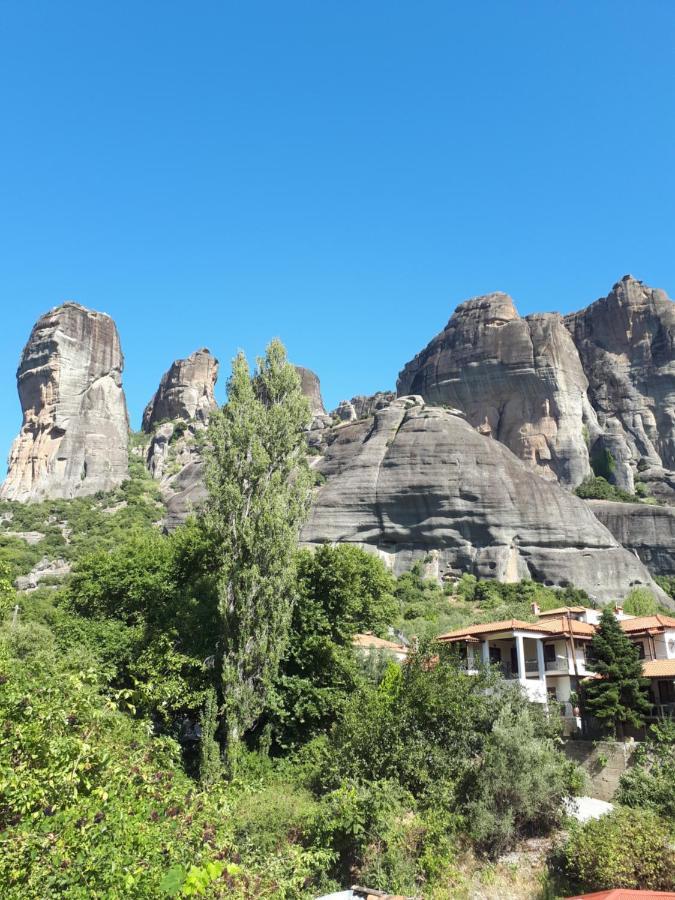The House Under The Rocks Of Meteora 2 Lägenhet Kalampaka Exteriör bild