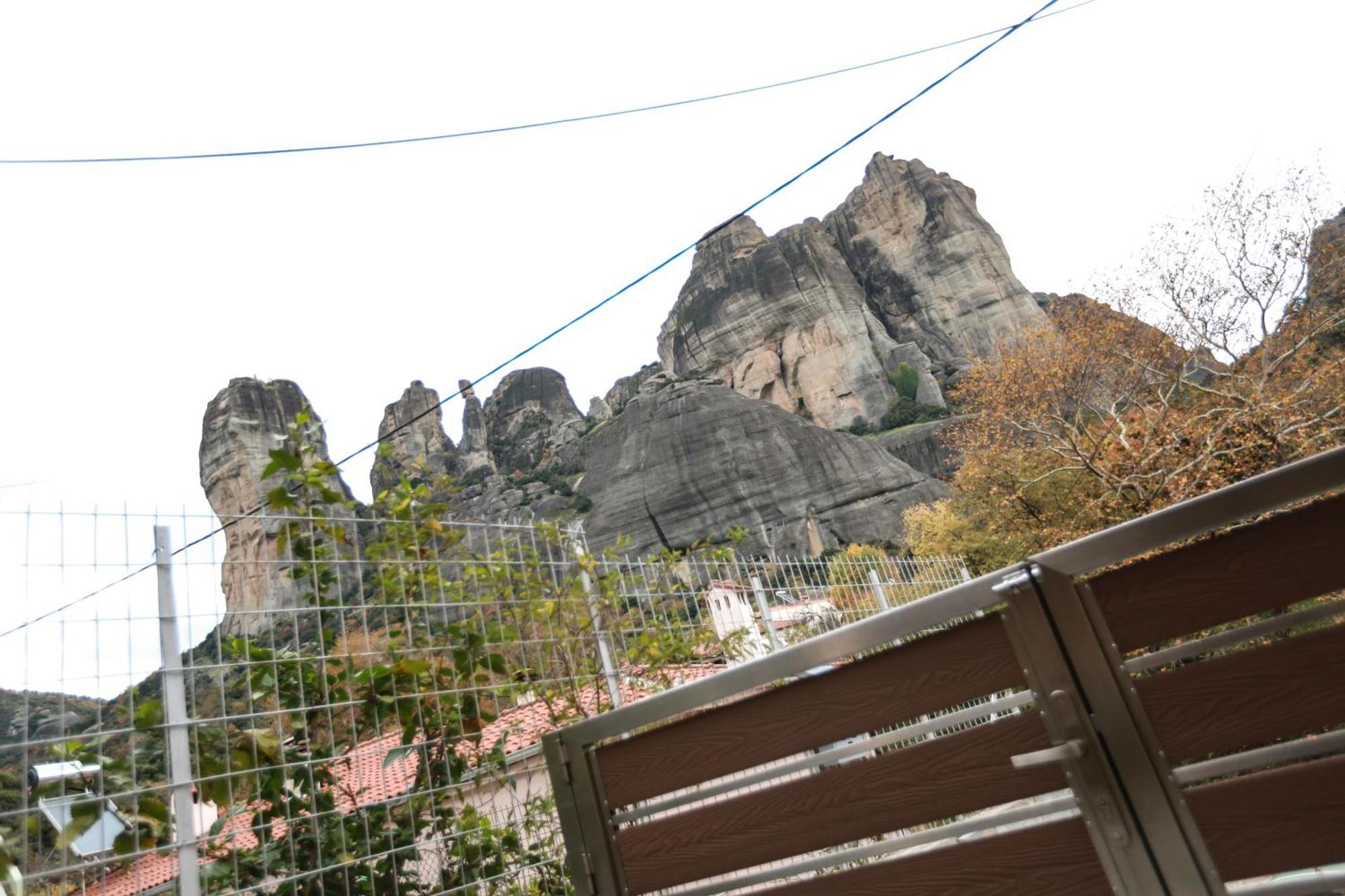 The House Under The Rocks Of Meteora 2 Lägenhet Kalampaka Exteriör bild
