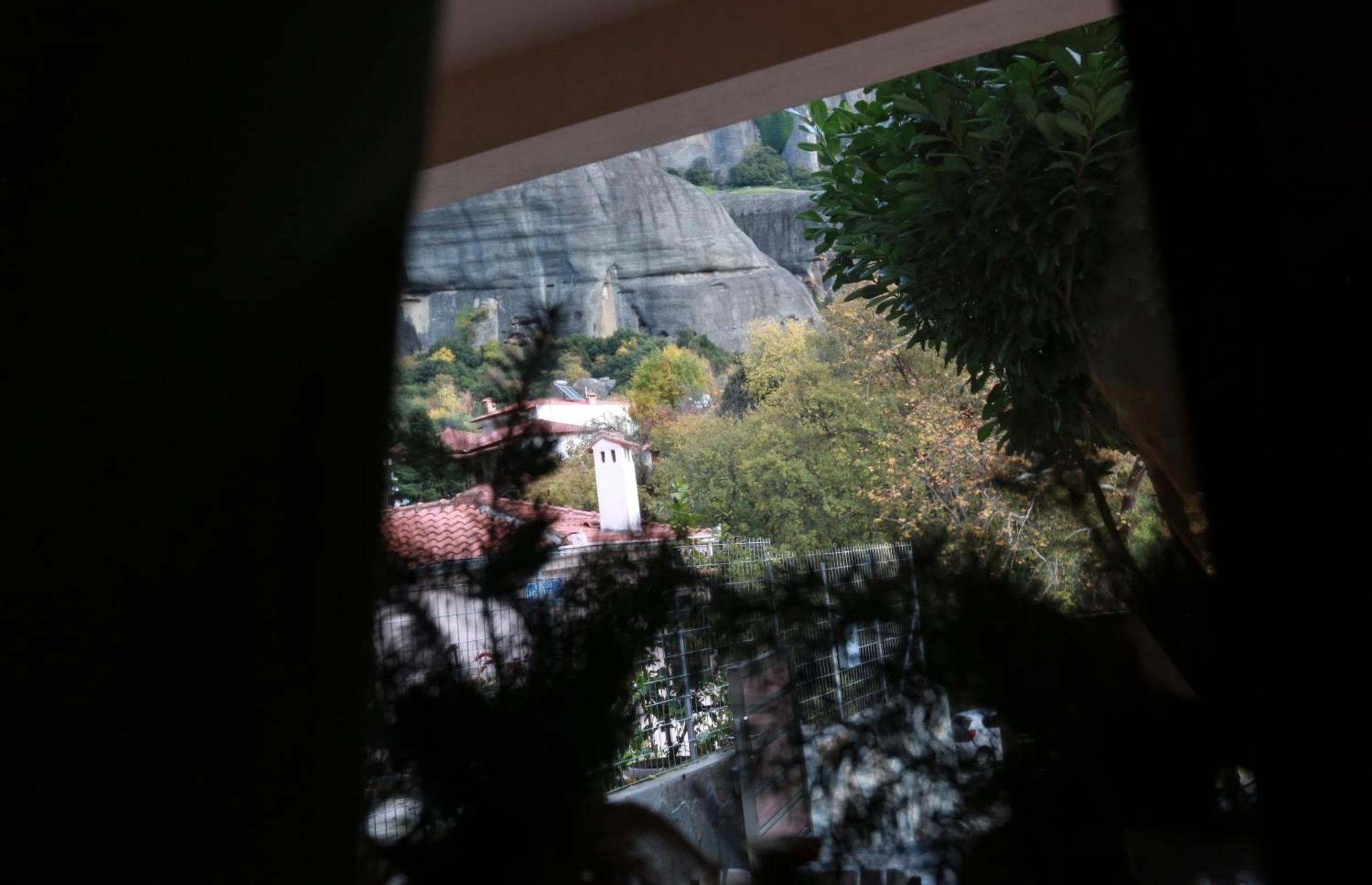 The House Under The Rocks Of Meteora 2 Lägenhet Kalampaka Exteriör bild